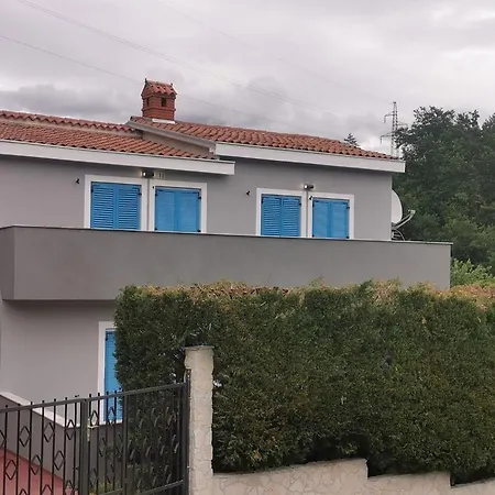 Mit Terrasse Und Pool Sowie Herrlicher Aussicht Im Waldgebiet Σπίτι διακοπών Buzet