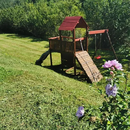 Mit Terrasse Und Pool Sowie Herrlicher Aussicht Im Waldgebiet Semesterbostad